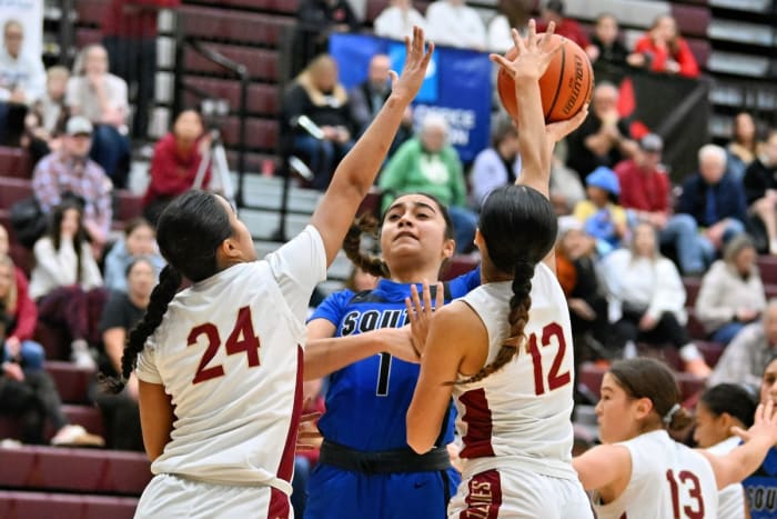 a South Medford Mission Hills girls basketball Oregon POA Holiday Classic December 30 2023 Leon Neuschwander 11